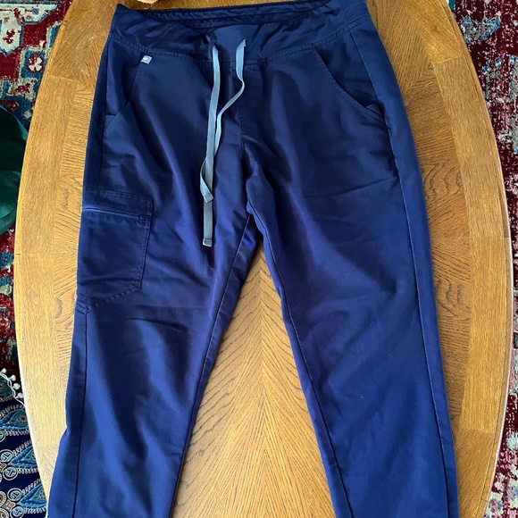 Figs Jogger Scrub Pants - Picture 3 of 3